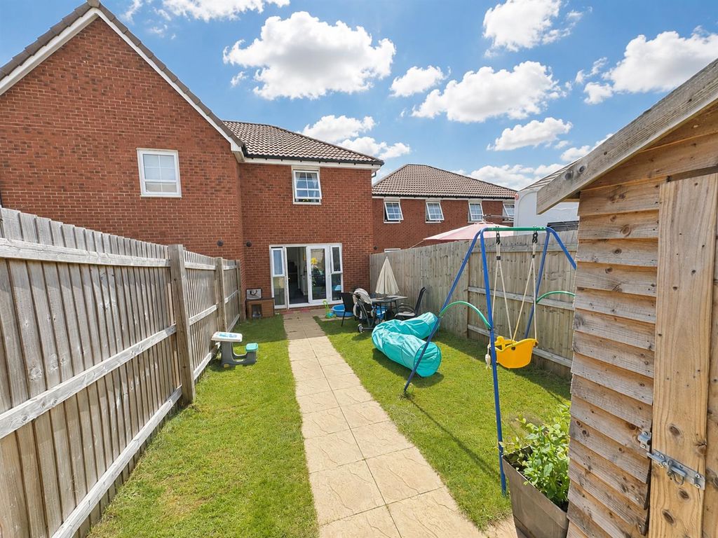Property photo 2 of 11