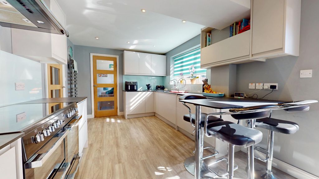 Property photo 2 of 29 4416791