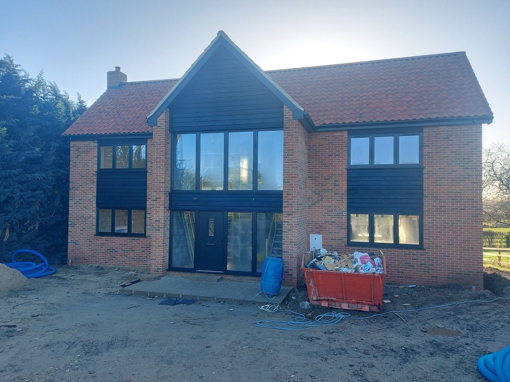 Property photo 2 of 12