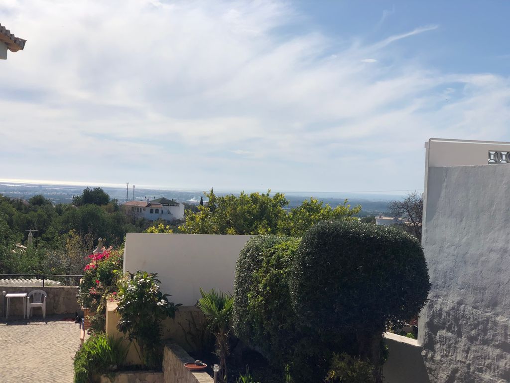 Property photo 2 of 27