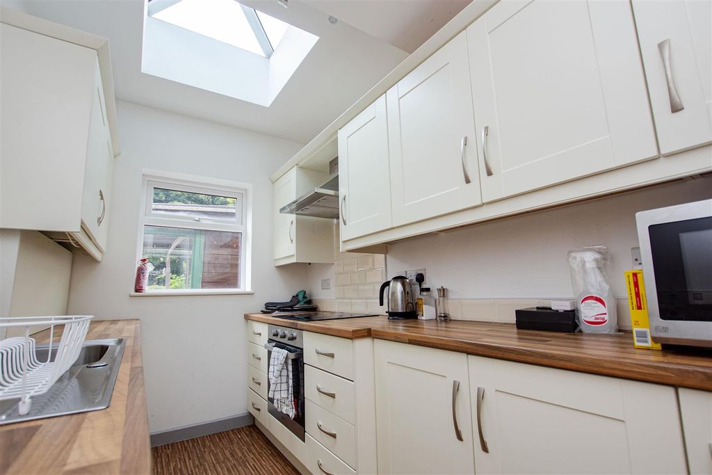 Property photo 3 of 17 Approach