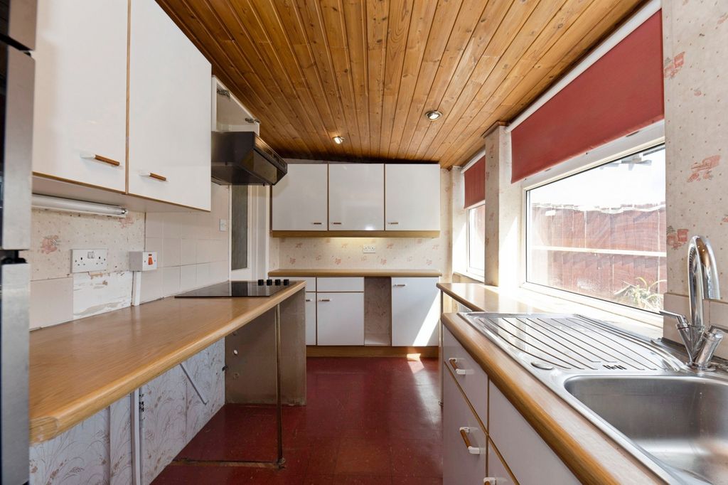 Property photo 2 of 13 Kitchen