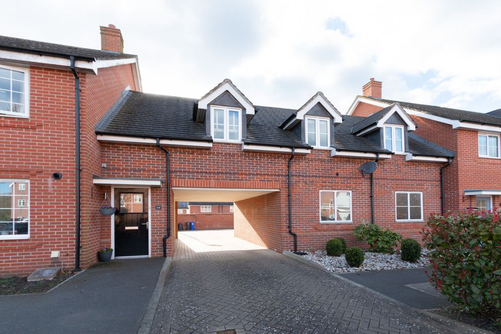 Property photo 1 of 15 Two Double Bedroom Coach House With Garage & Two Parking Spaces – Available December 2026