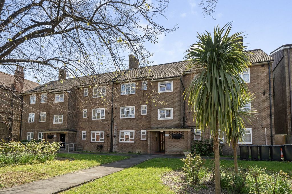 Property photo 2 of 16 Picture No. 24