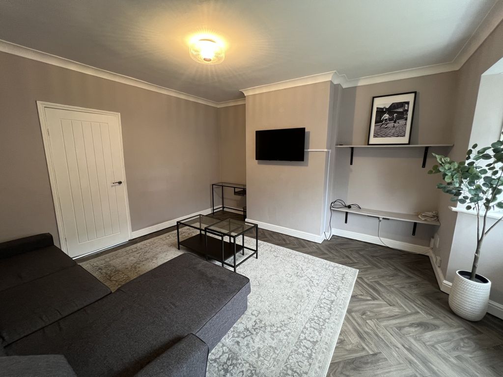 Property photo 2 of 10 Living Room