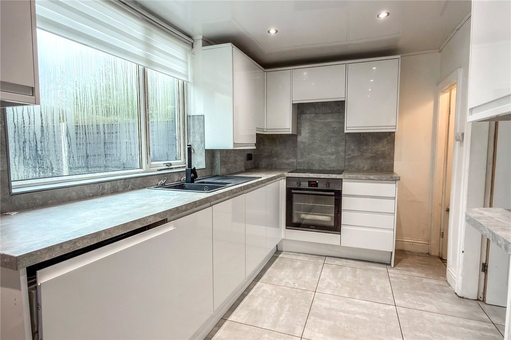 Property photo 3 of 14 Picture No. 17