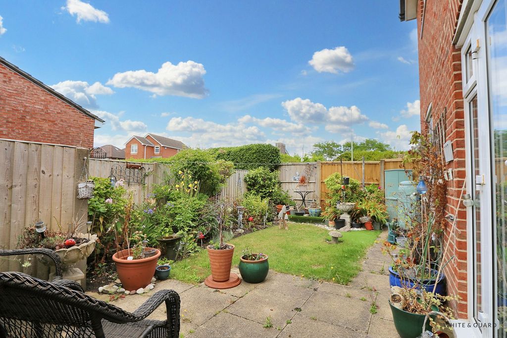 Property photo 2 of 11