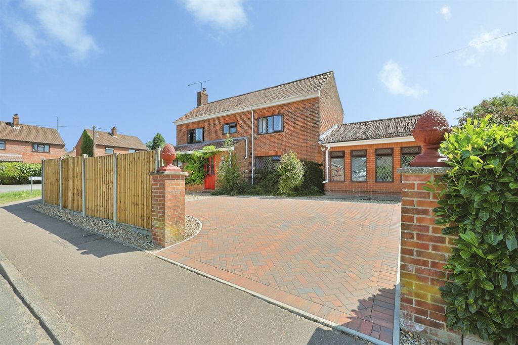 Property photo 1 of 28