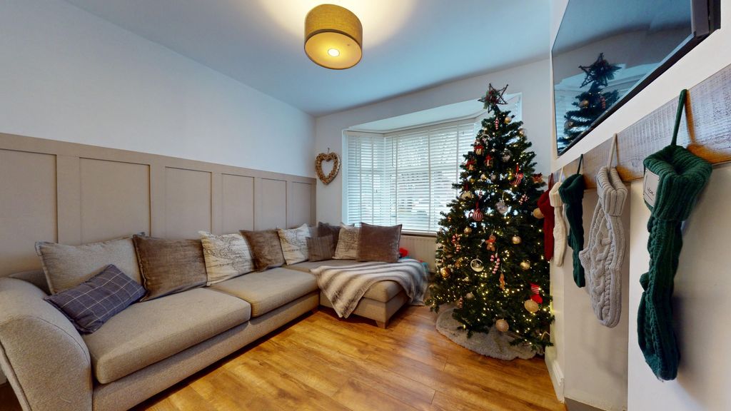 Property photo 2 of 31 4738544