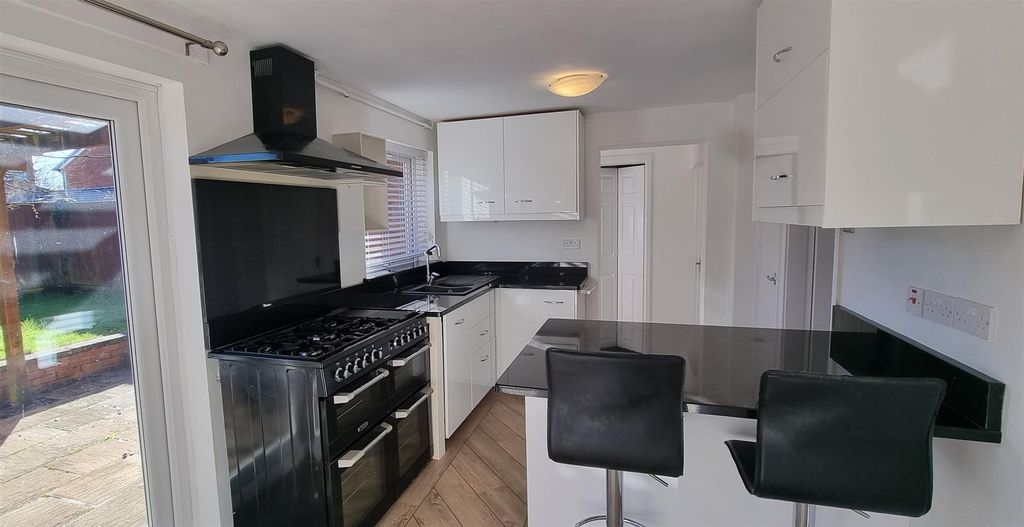 Property photo 2 of 16 Kitchen Diner