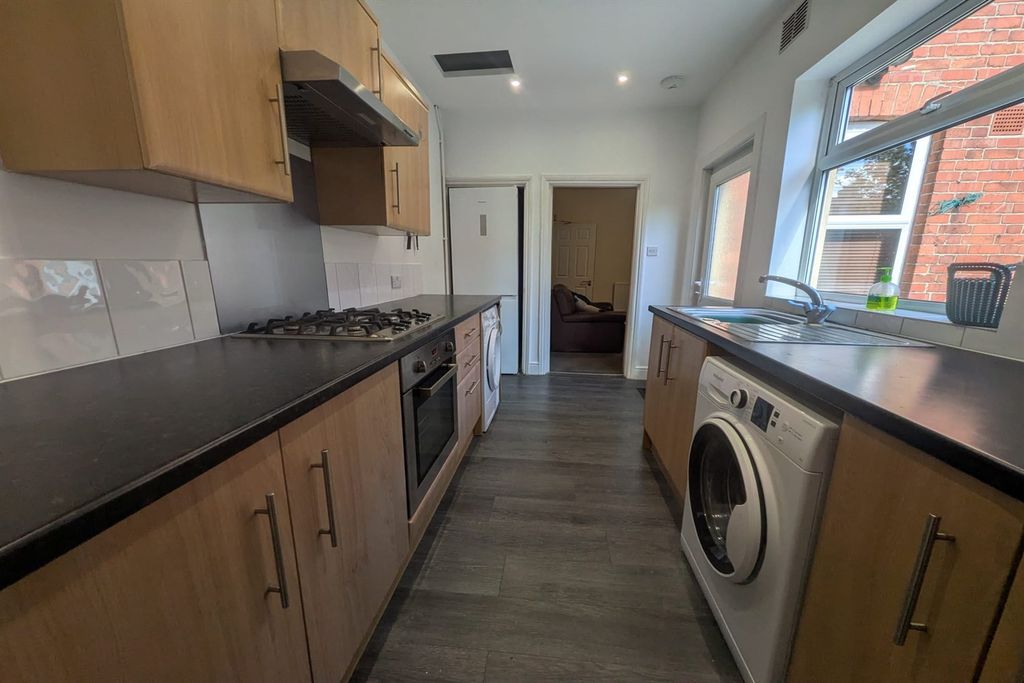 Property photo 1 of 15 (Main)
