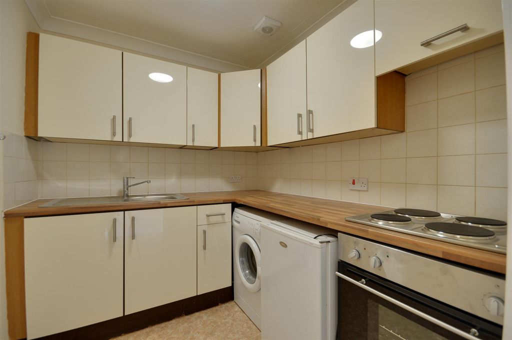 Property photo 1 of 14 Lorne Park 121-Lorne Park 129.Jpg