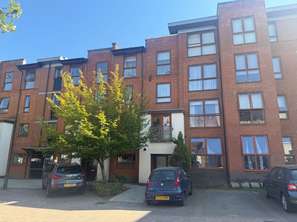 Property photo 1 of 8