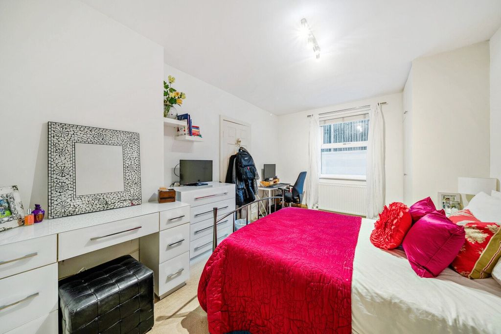 Property photo 3 of 19 Picture No. 03