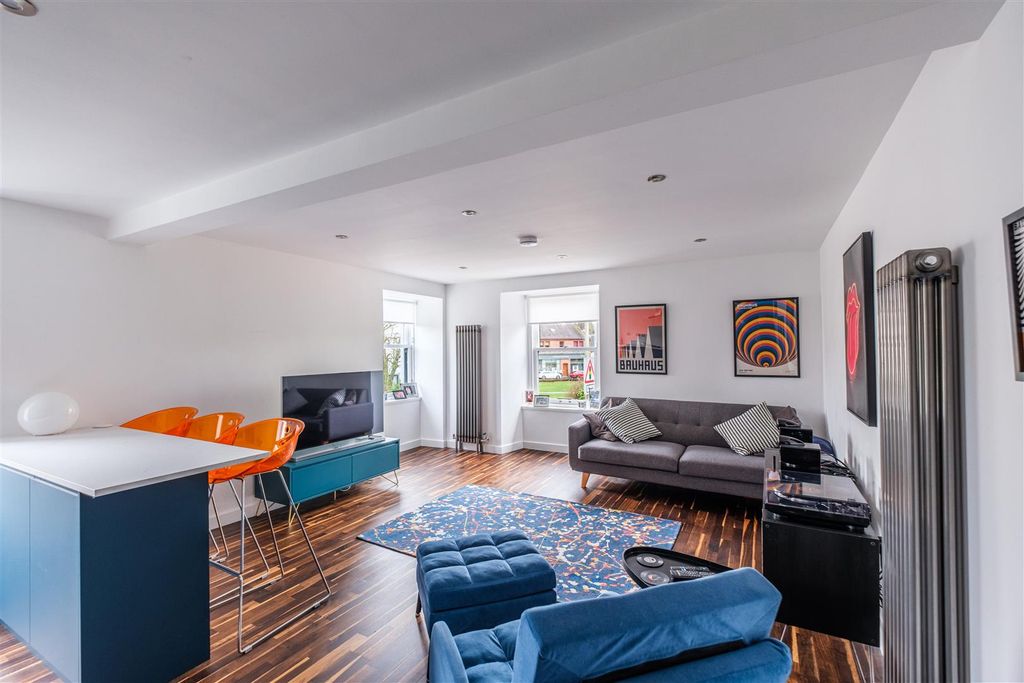 Property photo 2 of 27 Green Street-10.Jpg