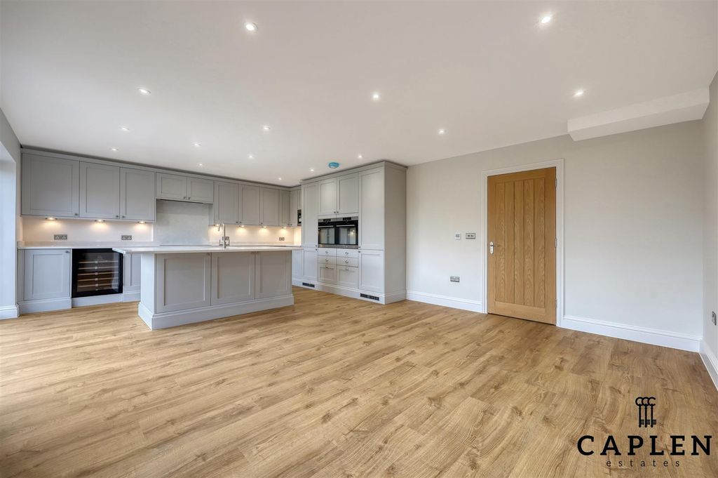 Property photo 3 of 25 Img_5173_22 Copy 2.Jpg