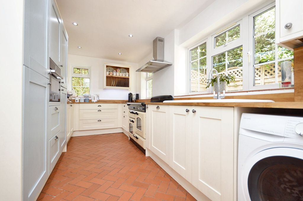 Property photo 2 of 30 Kitchen