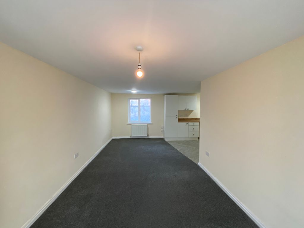 Property photo 3 of 7 Bedroom 1