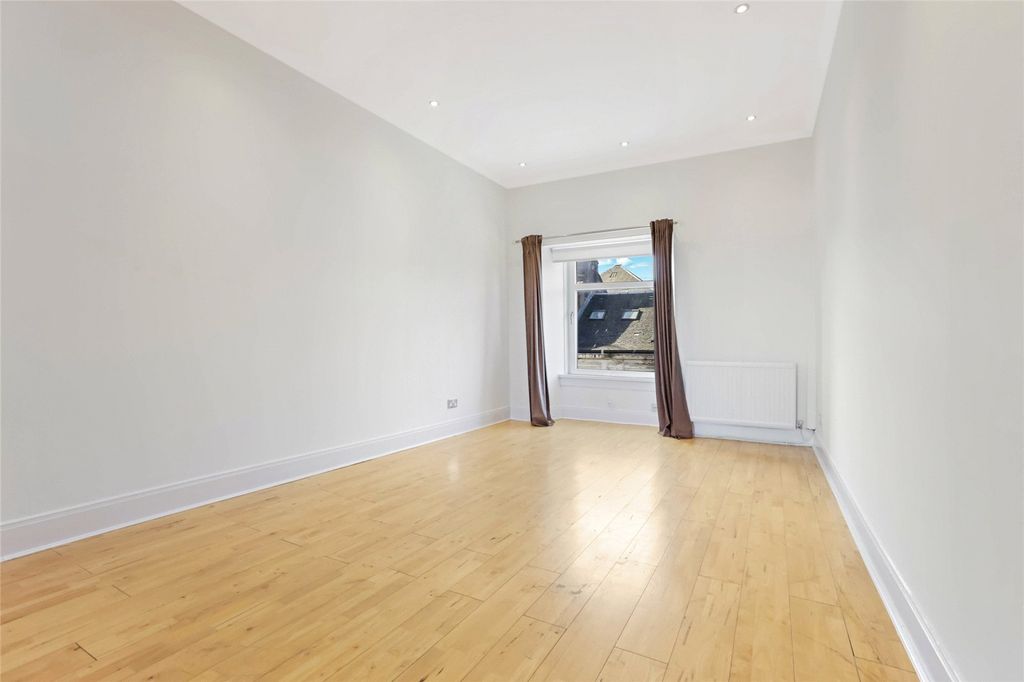 Property photo 3 of 21 Picture No. 01