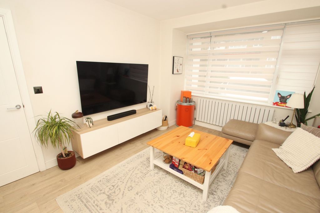 Property photo 1 of 19 Photo 60