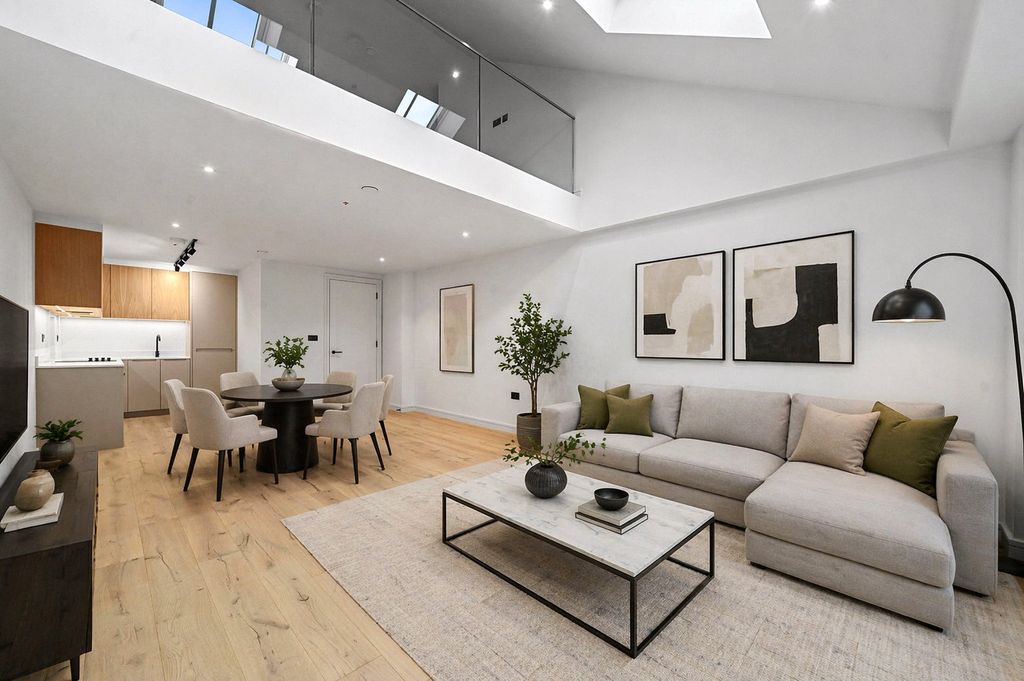 Property photo 1 of 20 Reception