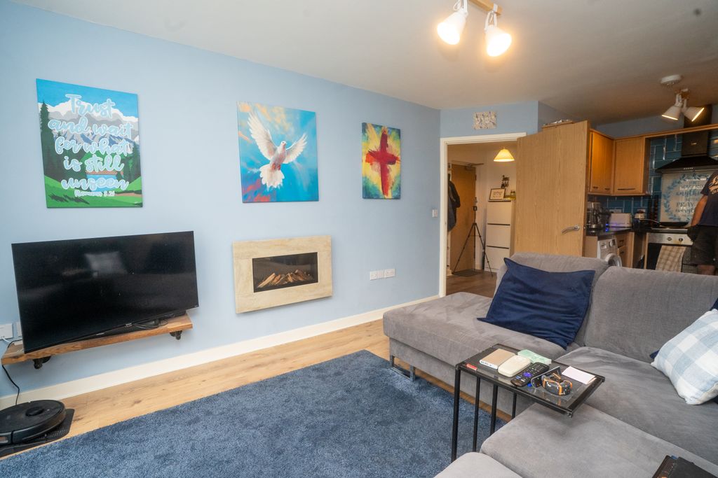 Property photo 3 of 15