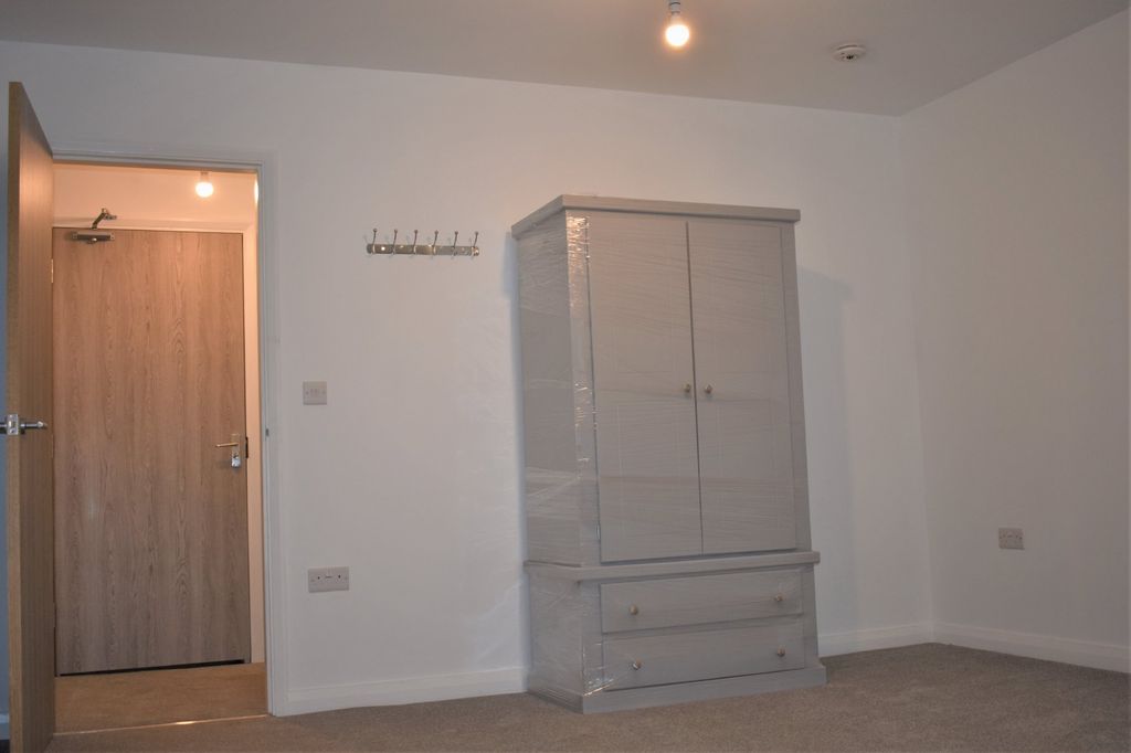 Property photo 3 of 6
