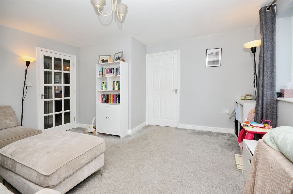 Property photo 3 of 16