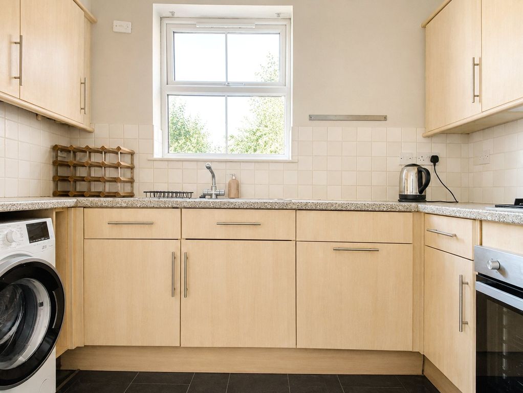 Property photo 2 of 9 Picture No. 23