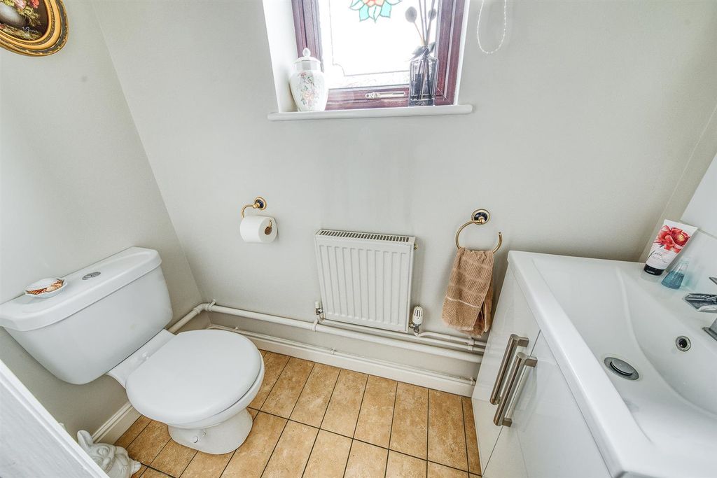 Property photo 3 of 32