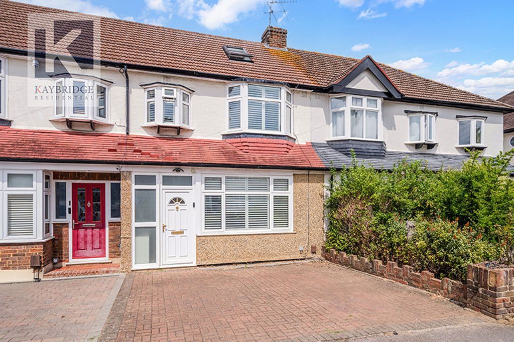 Property photo 1 of 12 Belfield Road, Epsom - Kt19 9Tf