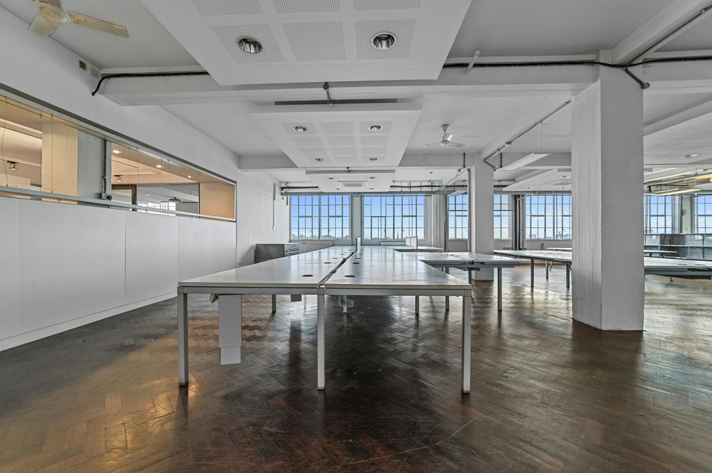 Property photo 3 of 7 Ht-Bc-361Cityroad-12.Jpg