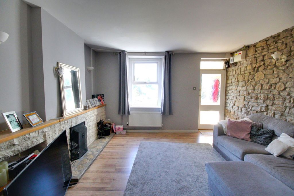 Property photo 3 of 35