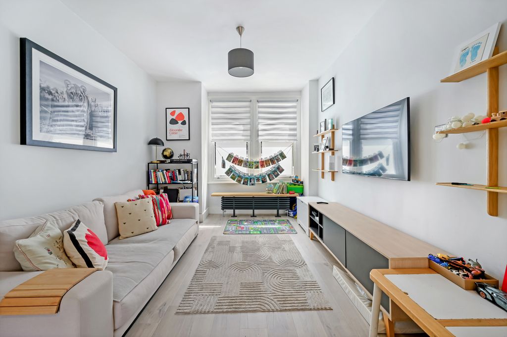 Property photo 2 of 10