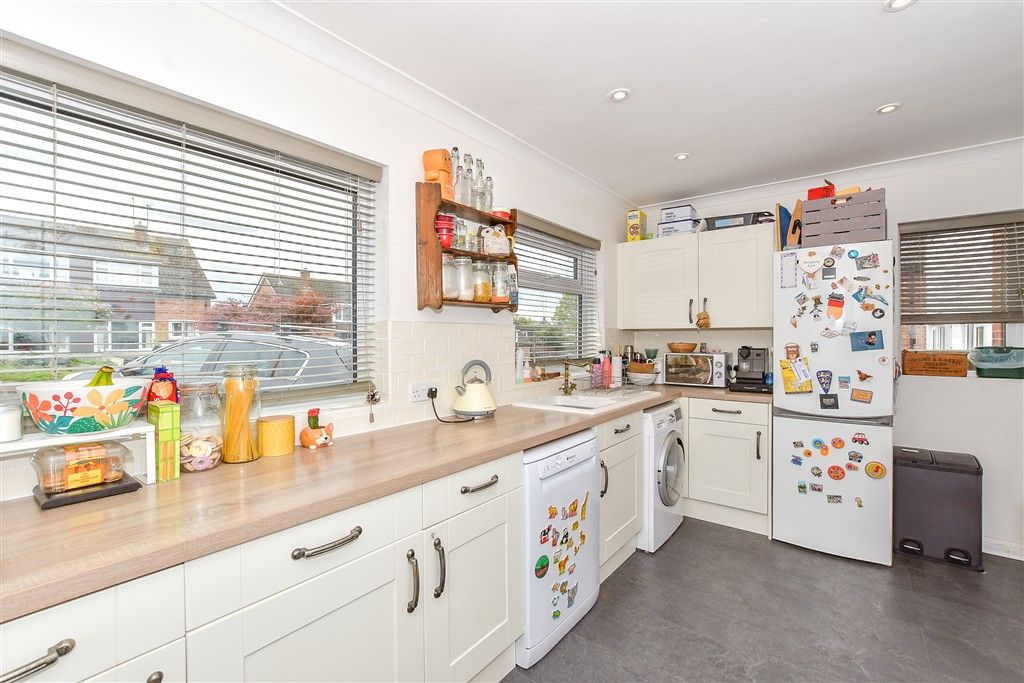 Property photo 2 of 16 Kitchen