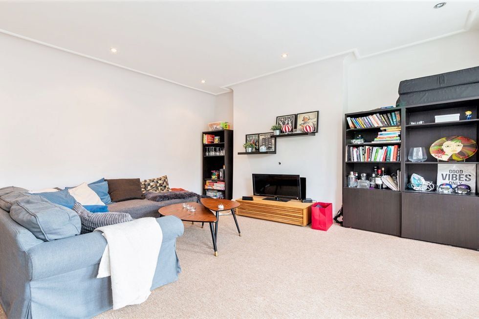 Property photo 2 of 11