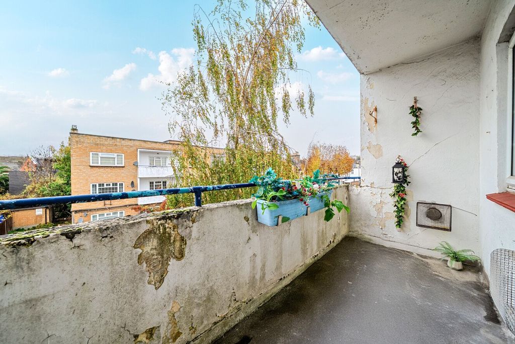 Property photo 3 of 9 Picture No. 12