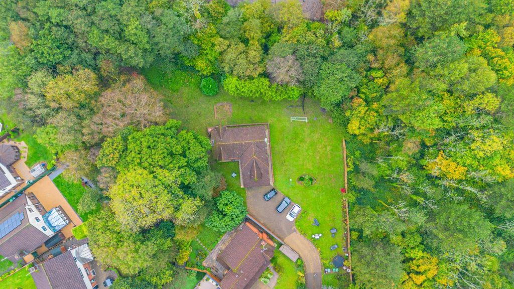 Property photo 3 of 28 Churchill Close 7 Drone-1.Jpg