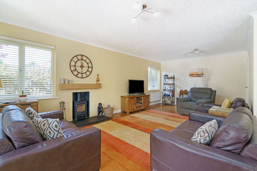 Property photo 3 of 18