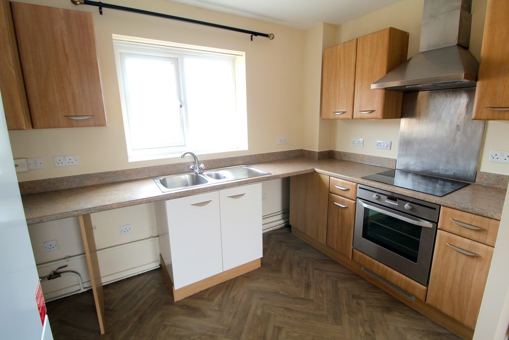 Property photo 2 of 9 Kitchen