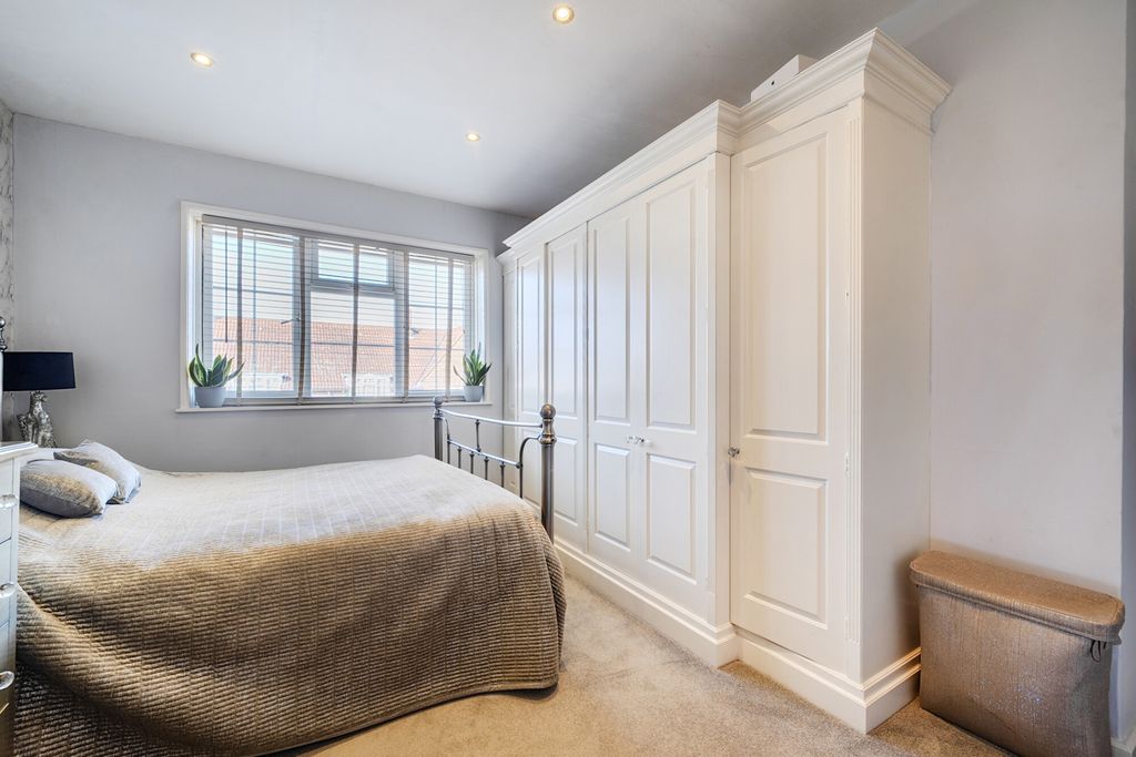 Property photo 3 of 14 1424250-5-69Af094...