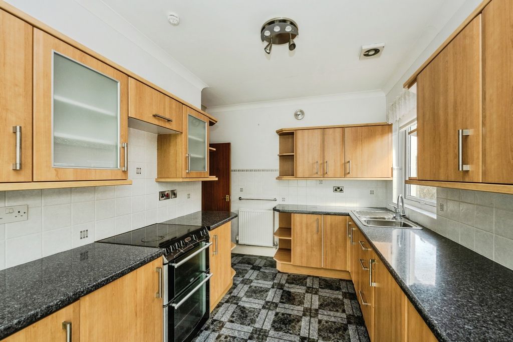 Property photo 3 of 23 Pbox-Img.Jpg