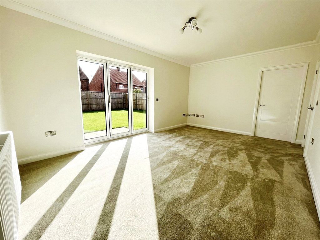Property photo 3 of 12 Picture No. 10