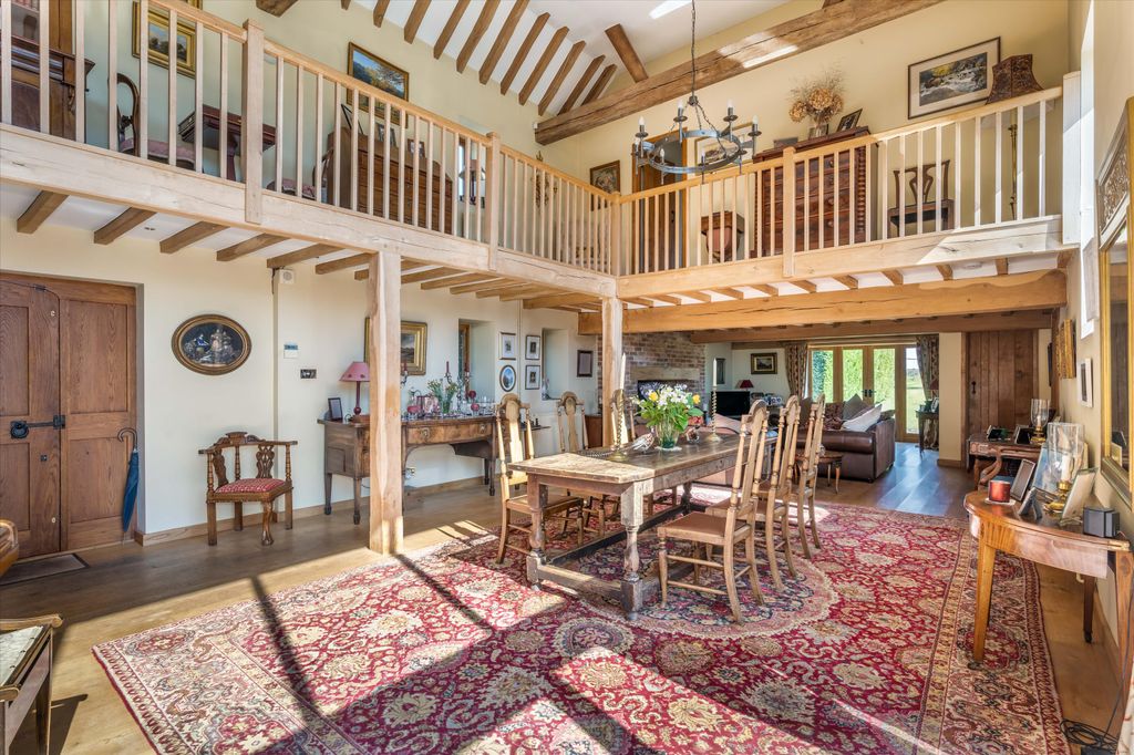 Property photo 3 of 24 Image