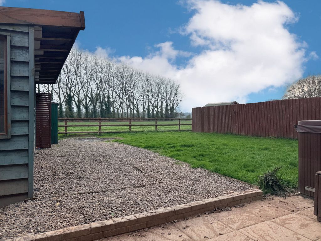 Property photo 3 of 12 Garden