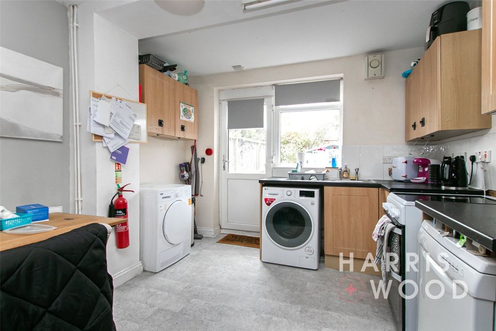 Property photo 2 of 12 3828073
