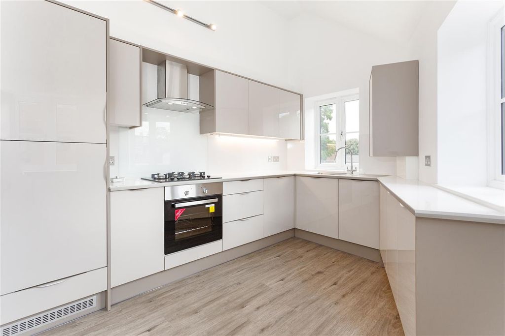 Property photo 1 of 6 Main Picture