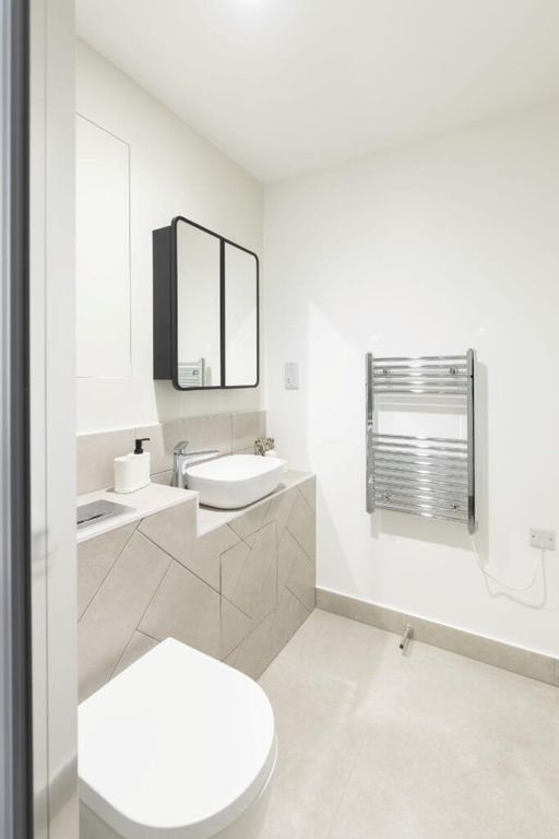 Property photo 3 of 25 Bathroom