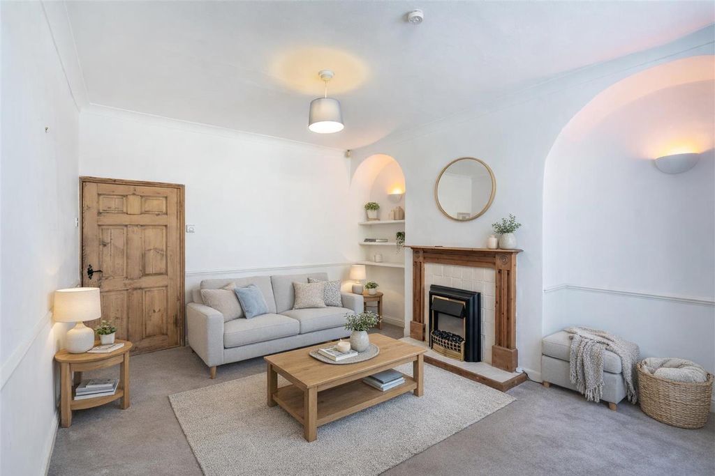 Property photo 2 of 9 Living Room.Png