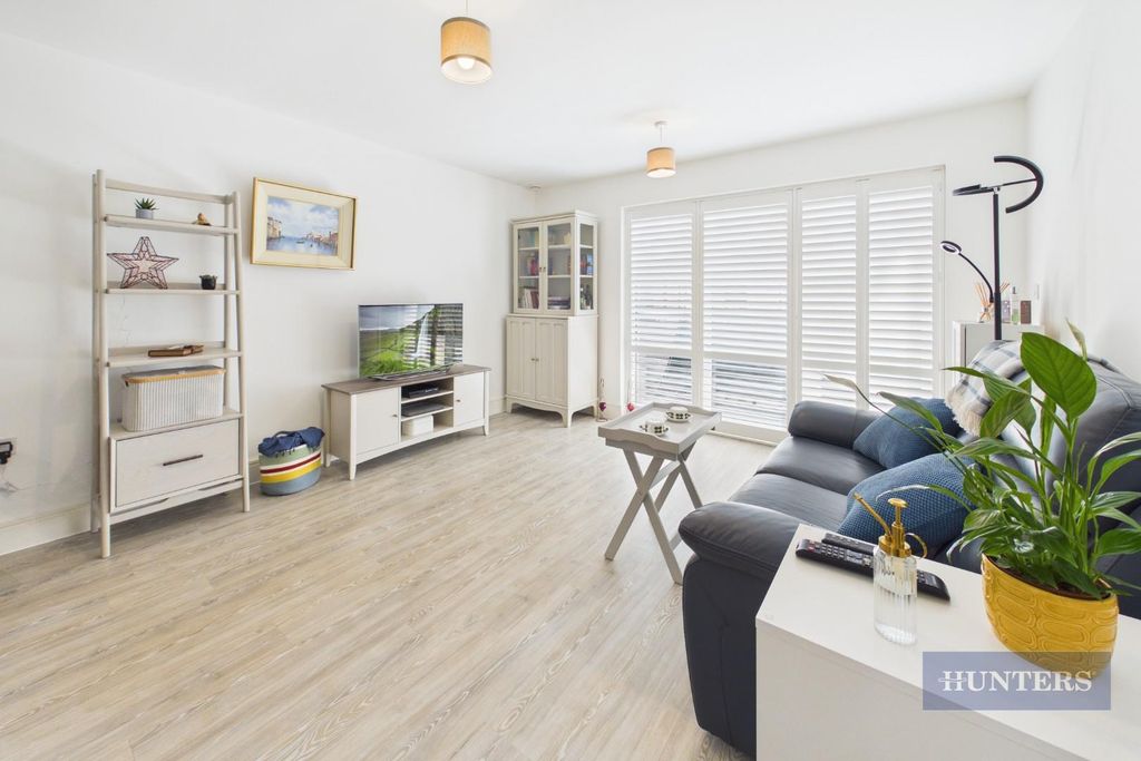 Property photo 2 of 14 Cam05152G0-Pr0420-Still006.Jpg